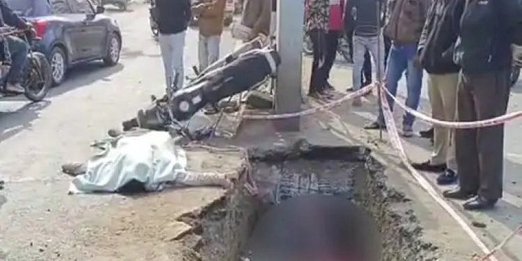 ખાડાથી ચેતજો, એક યુવકે જીવ ગુમાવવાનો વારો આવ્યો