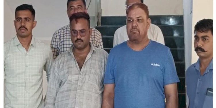 નીતિનભાઈને નકલી પોલીસનો ભેટો થયો…20 હજાર ગયા બાદમાં…