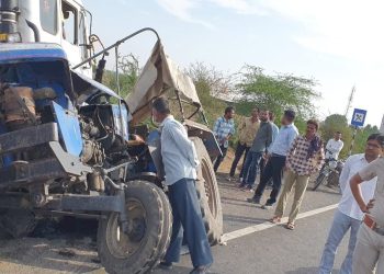 ટ્રેક્ટર અને ટ્રેલર અથડાયા, 2 ના મોત