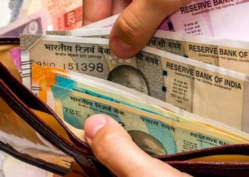 રૂ.100થી વધુનાં મૂલ્યની ચલણી નોટો બંધ કરવા અદાલતમાં અરજી થતાં…