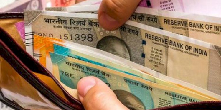 રૂ.100થી વધુનાં મૂલ્યની ચલણી નોટો બંધ કરવા અદાલતમાં અરજી થતાં…