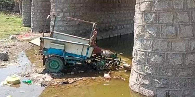 ભાણવડ નજીક છકડો પુલ પરથી નીચે ખાબકયો, 3 ના મોત