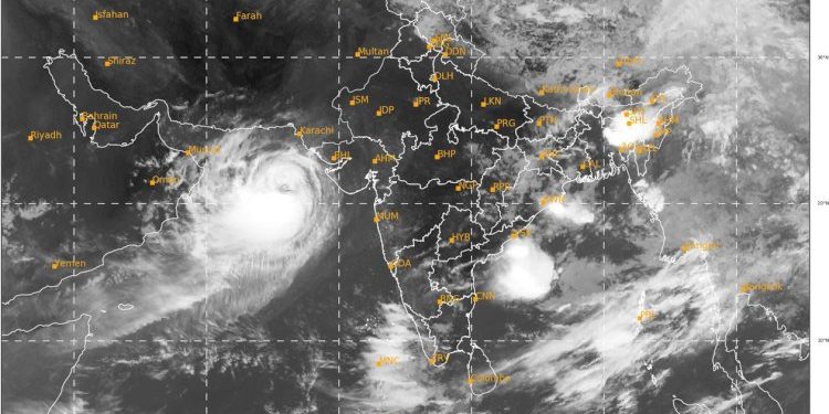 દરિયાઈ ચક્રવાતની ગતિ ઘટી, કરાંચી તરફ આગેકૂચ…..