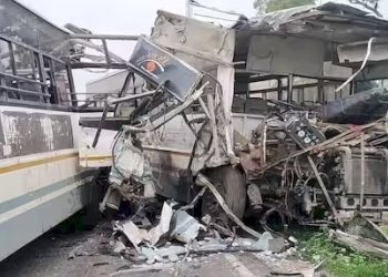 2 એસ.ટી.બસો સામસામે અથડાઈ…15 મુસાફરો થયા ઘાયલ