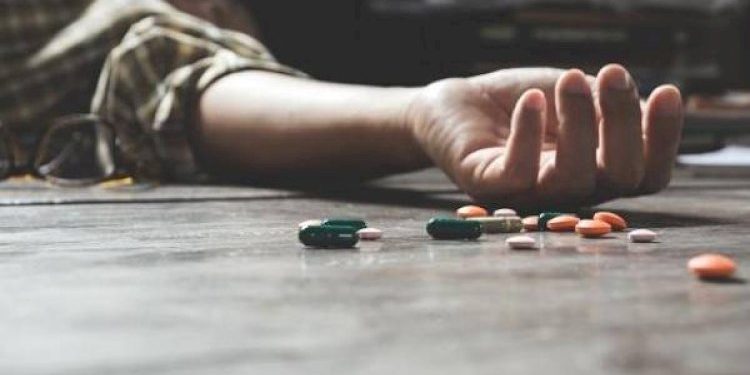 સ્પર્ધાત્મક પરીક્ષામાં નિષ્ફળતા મળતા યુવતીએ જિંદગી ટૂંકાવી