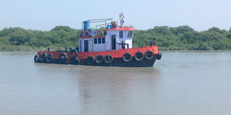 જામનગર:મનપાના પૂર્વ વિપક્ષ નેતાની માલિકીની ટગ કચ્છ નજીક દરિયામાં ડૂબી