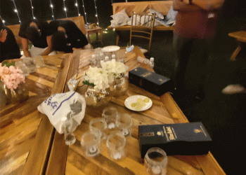 20 નબીરાઓએ જમાવેલી દારૂની મહેફિલ પર પોલીસનો દરોડો, મોંઘીદાટ ગાડીઓ સહીત 89 લાખનો મુદામાલ જપ્ત