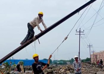 વીજથાંભલાઓ જમીનમાં સલામત રીતે લગાડવા જરૂરી…