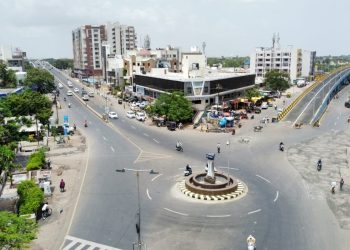 વિકાસકામોની ભરમાર પાછળનું અસલી ગણિત કાંઈક આવું હોય છે….