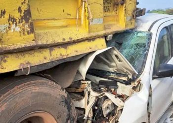 ડમ્પર પાછળ ઘુસી ગઈ કાર, એક જ પરિવારના 3 ના મોત 