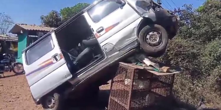 ચાલકને ઝોકું આવી જતા કારની હાલત કેવી થઇ જુઓ