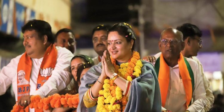 હાલારના દીકરી પૂનમબેન માડમનું જામજોધપુરના નગરજનોએ કર્યું ભવ્ય સ્વાગત, પ્રચંડ જનસમર્થન