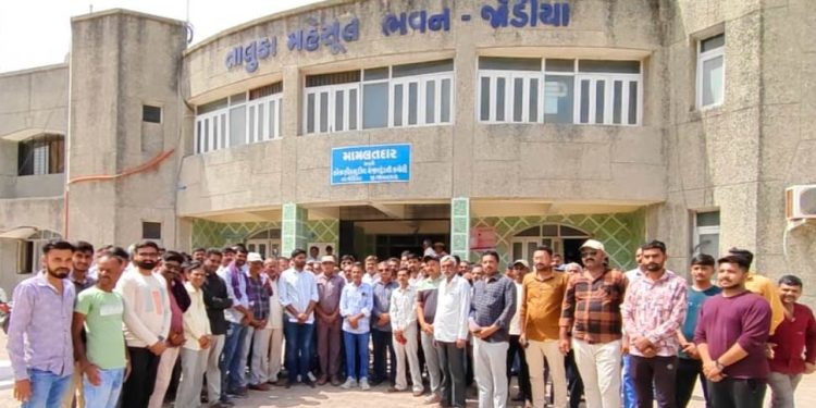 કાલાવડ અને જોડીયામાં પણ ક્ષત્રિય સમાજે રૂપાલા સામે નોંધાવ્યો વિરોધ