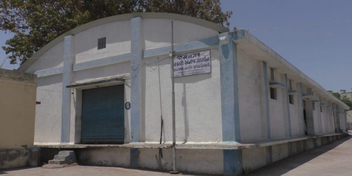 જામનગર:પૂરવઠા ગોદામનો એકસ-રે સતત 6 દિ’થી વિજિલન્સ ટીમ દ્વારા લેવાઈ  રહ્યો છે !!