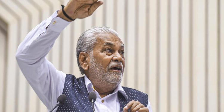 રૂપાલા પ્રકરણ : ક્ષત્રિયોએ કહ્યું, તમારાં હાઈકમાન્ડને કહી દો…