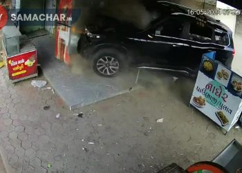 CCTV:સડસડાટ આવી કાર અને દુકાનમાં ઘુસી ગઈ, ઓટલા પર સુતેલ વૃદ્ધનું મોત