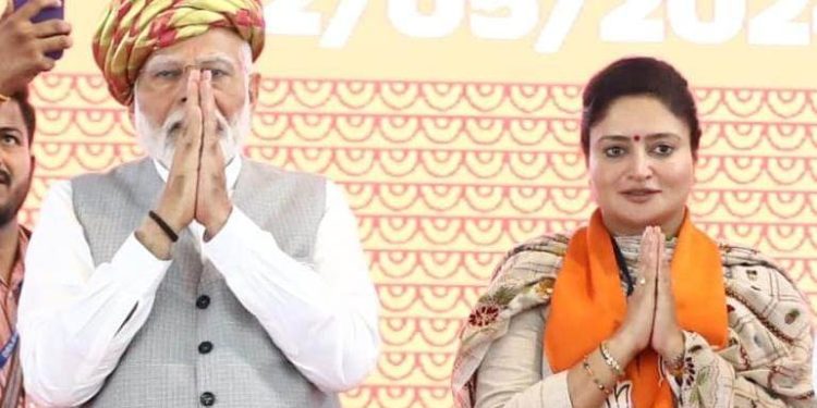 વડાપ્રધાન નરેન્દ્ર મોદીની જામનગરમાં ભવ્ય જનસભા, પૂનમબેન માડમને પ્રચંડ લીડથી જીતાડવા કરી અપીલ