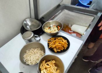 ચેકિંગ: જામનગરના આ જાણીતા રેસ્ટોરન્ટમાંથી મળી આવ્યો વાસી ખોરાક ખબર છે તમને..? પ્રિન્ટેડ પસ્તીનો ઉપયોગ કરવા પર થશે કાર્યવાહી