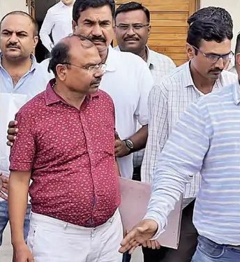 અદાલતમાં બચાવ માટે મુખ્ય આરોપી પાસે ‘સરકારી’ ફાઇલ…