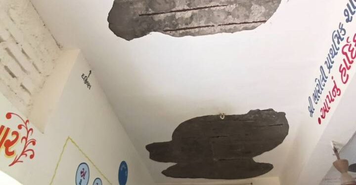 ભણે ગુજરાત : 7,599 શાળામાં પતરાંની છત, 2,574 જર્જરિત શાળા…