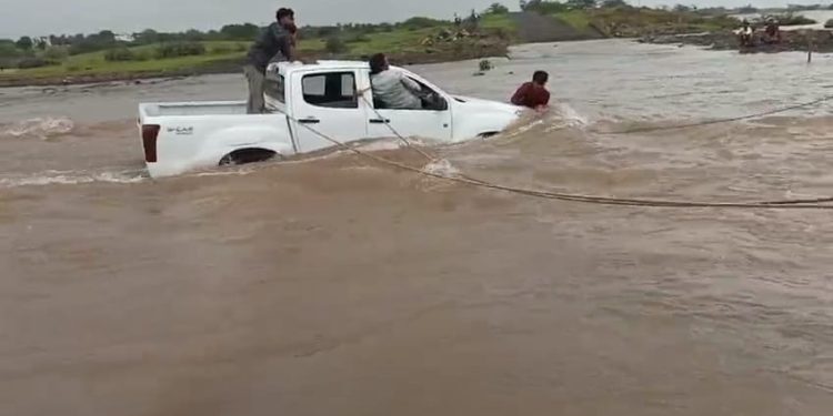 દેવભૂમિ દ્વારકા: જિલ્લામાં સાર્વત્રિક ધોધમાર વરસાદ, કલ્યાણપુરમાં 11 ઈંચ