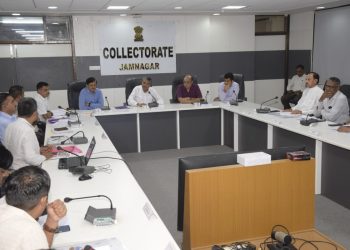 કેબિનેટમંત્રીએ યોજેલી બેઠકમાં વીજતંત્રની પોલ ઉઘાડી થઈ…