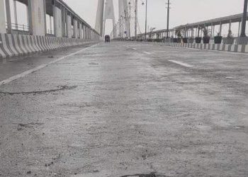 સુદર્શન સેતુ : બ્રિજમાં દેખાઈ રહેલાં સળિયા ભ્રષ્ટાચારના છે ?!