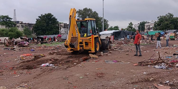 પ્રદર્શન મેદાનમાં વધુ એક વખત ફારસરૂપ કાર્યવાહી કરતી એસ્ટેટ શાખા…