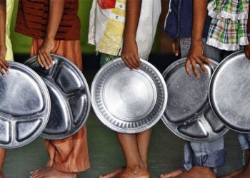 સમૃધ્ધ ગુજરાતમાં ભૂખમરાનું કલંક મિટાવવા, ખરેખર તો…