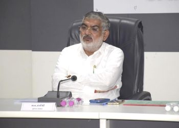 ચીફ ઓફિસરોને સુચના, નગરપાલિકાઓમાં લોકોને તમામ સુવિધાઓ મળી રહે તે માટે સુવ્યવસ્થિત આયોજન કરો:મંત્રી મુળુ બેરા