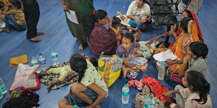 જામનગરમાં 50 બાળકો સહિત 80 લોકો ફૂડ પોઈઝનિંગનો શિકાર બનતાં દોડધામ…