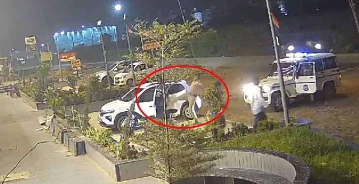 એક લાતની કિંમત પોલીસ ઈન્સ્પેક્ટરને યાદ રહી જશે: હાઈકોર્ટમાં કડક કાર્યવાહી