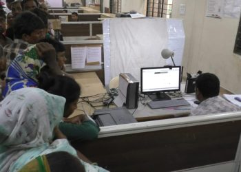 આઠ-આઠ દિવસથી મામલતદાર કચેરીએ આધારકાર્ડ કામગીરીઓ ઠપ્પ !