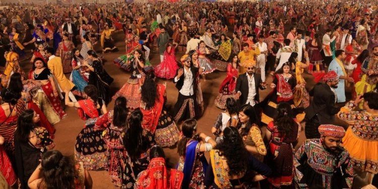 દાંડિયા રમનારાઓ મોડીરાતે ફૂડ સ્ટોલ પર એકત્ર થશે : ફૂડ શાખા આ ફૂડ ચેક કરશે…