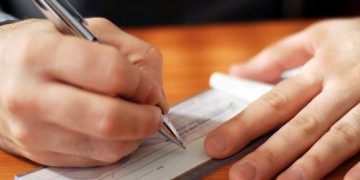 ચેક પરત કેસ : આ નોંધપાત્ર ચુકાદામાં બેંકની ભૂમિકા શંકાસ્પદ !