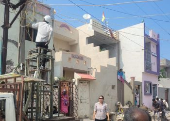 જામનગર વીજતંત્ર વીજલોસમાં કુખ્યાત અને વીજચોરોને ફુલ આપવાનું !! વીજચોરીનું બિલ નહીં…