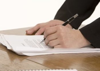 હાલારમાં સરકારી કચેરીઓમાં “ખાનગી” હેલ્પ ડેસ્કની ધૂમ “કમાણી” કે શું? દલાલો માટે જાહેરનામુ