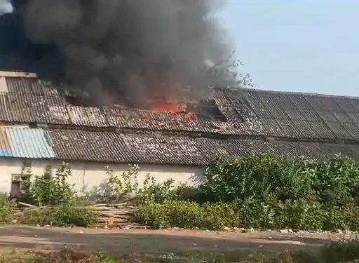 મોતના સમાચાર : ટ્રાન્સપોર્ટ ગોદામમાં 3 કામદાર ભડથું !!