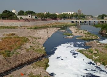 જામનગરની નદીમાં ઉદ્યોગોનું ઝેરી પાણી: ફીણના ગોટેગોટા…