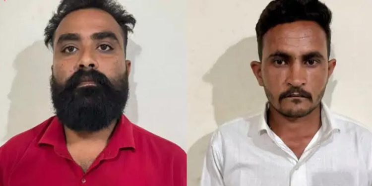 જમીનના ક્ષેત્રફળમાં થયેલ ફેરફારનો સુધારો કરવા અધિકારીઓએ માગી 1 પેટી…