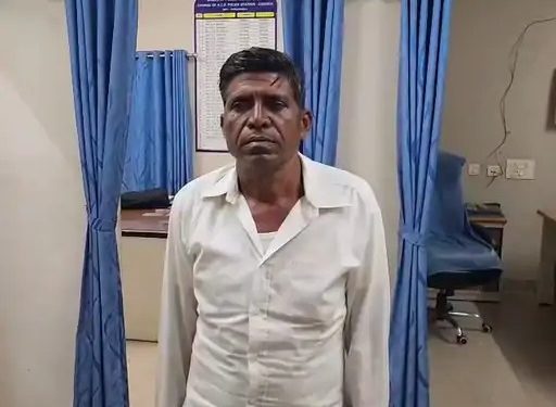 બાપુભાઈએ ભારે કરી: ચાલુ કોર્ટમાં જજને લાંચના રૂપિયા આપ્યા..