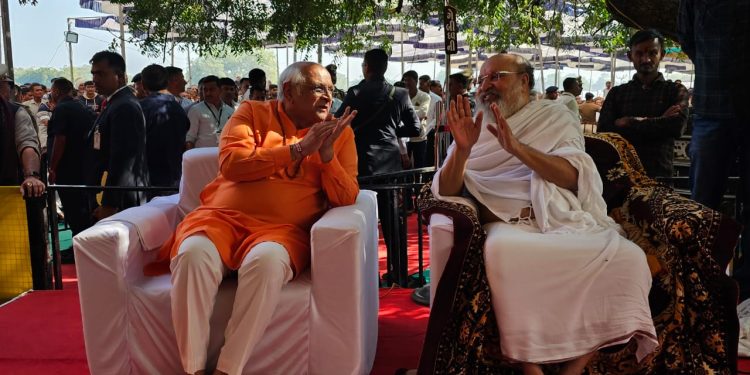 ગધેથડ ગાયત્રી આશ્રમમાં સંપન્ન થયો ગુરૂપૂજનનો ભવ્ય કાર્યક્રમ…