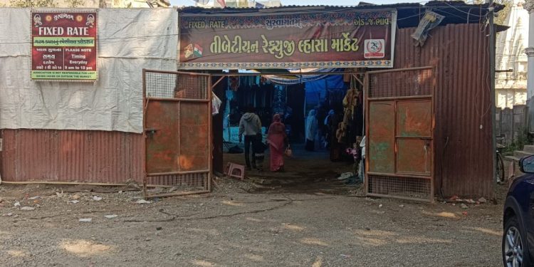 રજૂઆતની અસર : તિબેટીયન માર્કેટના વેપારીઓની ‘મનમાની’ પર રોક…