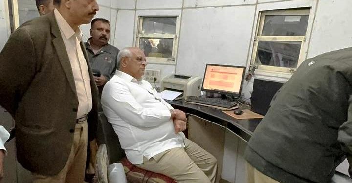 મુખ્યમંત્રીએ ગતસાંજે ગાંધીનગરના બસ મથકની ઓચિંતી મૂલાકાત લીધી અસરો જામનગરમાં પણ…