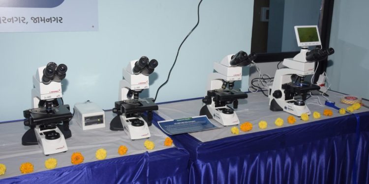 જામનગર:જીલ્લા ક્ષય કેન્દ્ર ખાતે અદ્યતન એક્સરે મશીન, માઈક્રોસ્કોપ્સ, ટુનાટ મશીનનું અનાવરણ દર્દીઓની સારવાર હવે વધુ ઝડપી બનશે