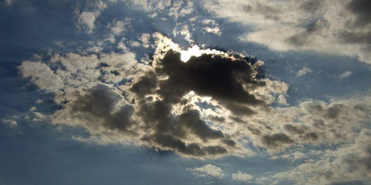 જામનગરમાં સૂરજનો તડકો શોધે છે નગરજનો: વાદળછાયું વાતાવરણ