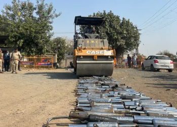 દારૂની બોટલો નહી પણ સાયલેન્સર પર ફર્યું રોલર.!