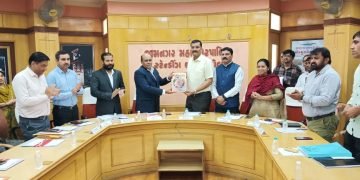 જામનગરનું રૂ. 1,493 કરોડના ખર્ચનું બજેટ પ્રસ્તુત કરતાં કમિશનર