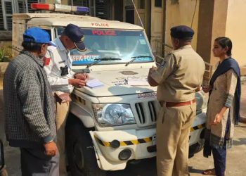 મોટું ફારસ : સરકારી કચેરીઓના આંગણે હેલ્મેટ માટેની ડ્રાઇવ…