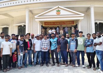 હાપા યાર્ડ નજીકનું ક્રિકેટ ગ્રાઉન્ડ:આ વિવાદ આખરે છે શું ?!